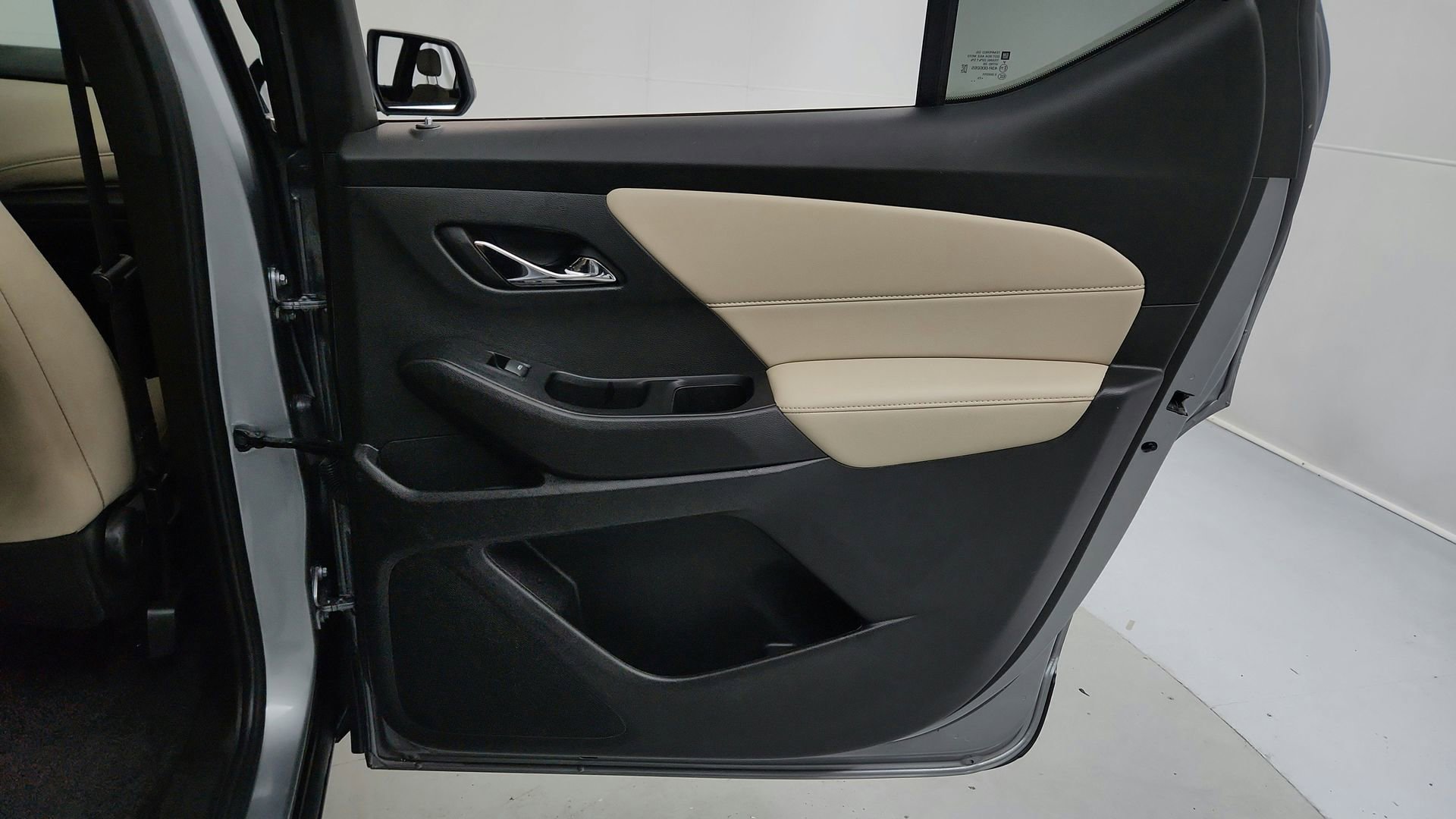 Certified 2023 Chevrolet Traverse LS FWD image 21