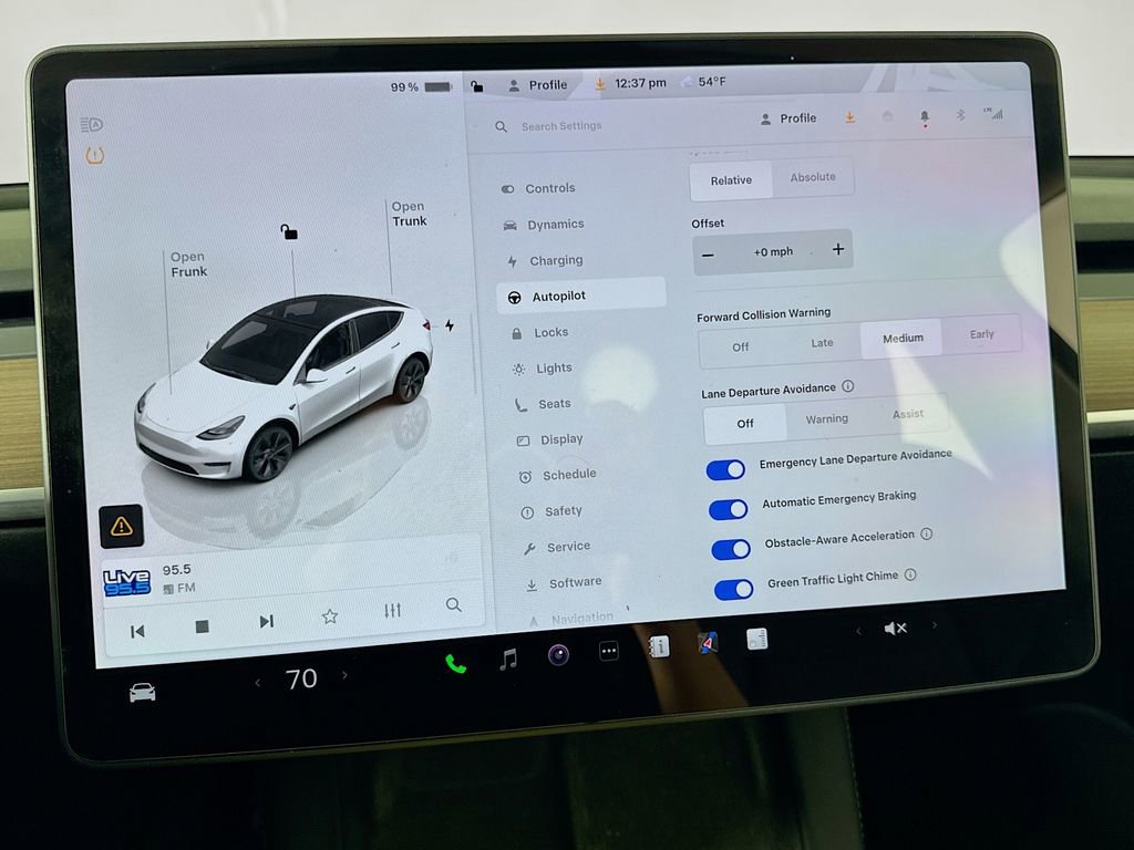 Used 2025 Tesla Model Y Long Range AWD/4WD image 18