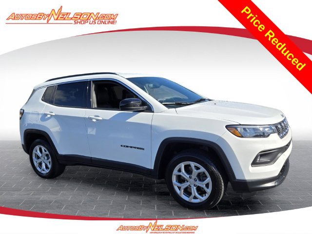 Used 2024 Jeep Compass Latitude AWD/4WD image 1