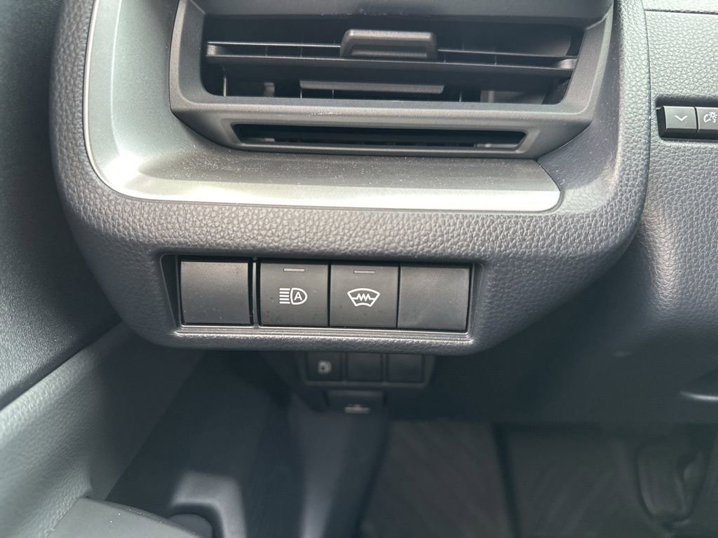 Used 2024 Toyota Prius LE image 15