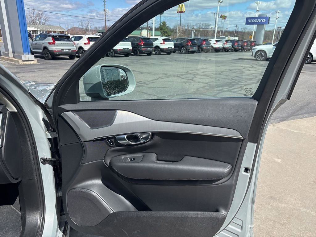 Certified 2025 Volvo XC90 B5 Core image 30