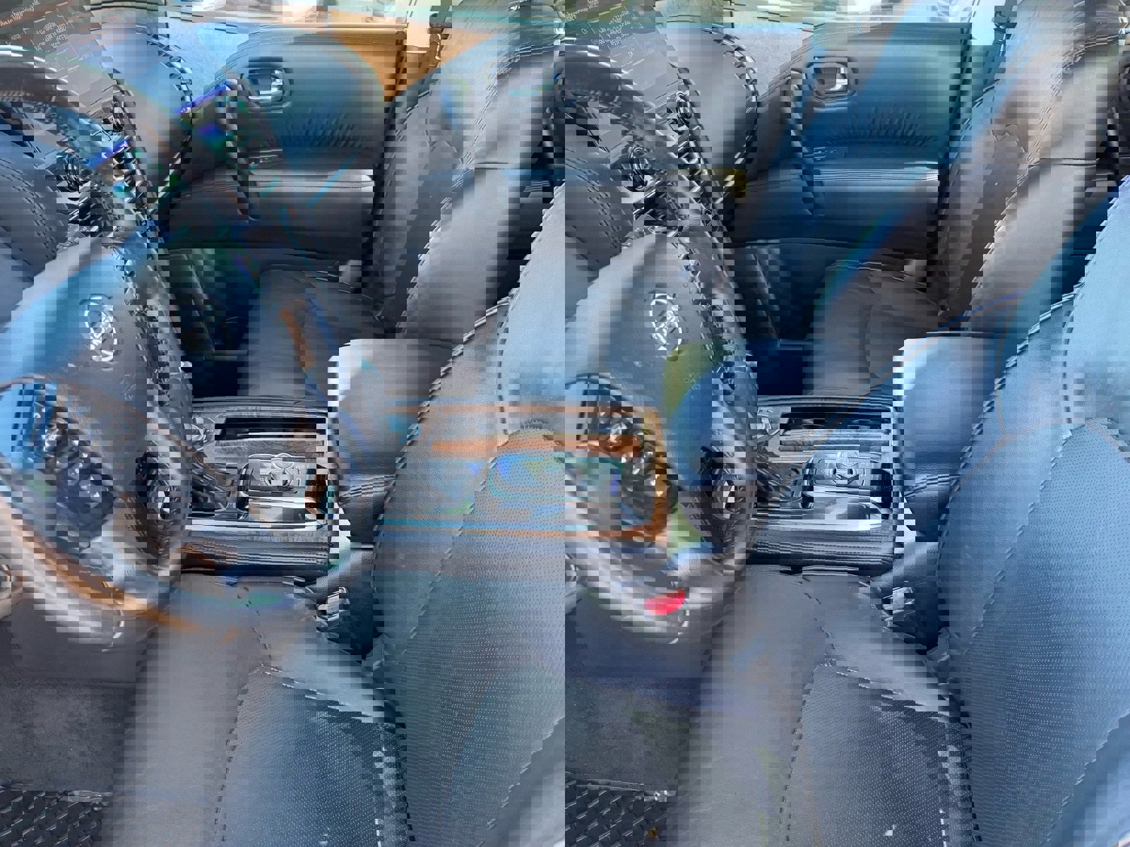 Used 2021 Nissan Armada SL w/ Captain's Chairs Package image 19