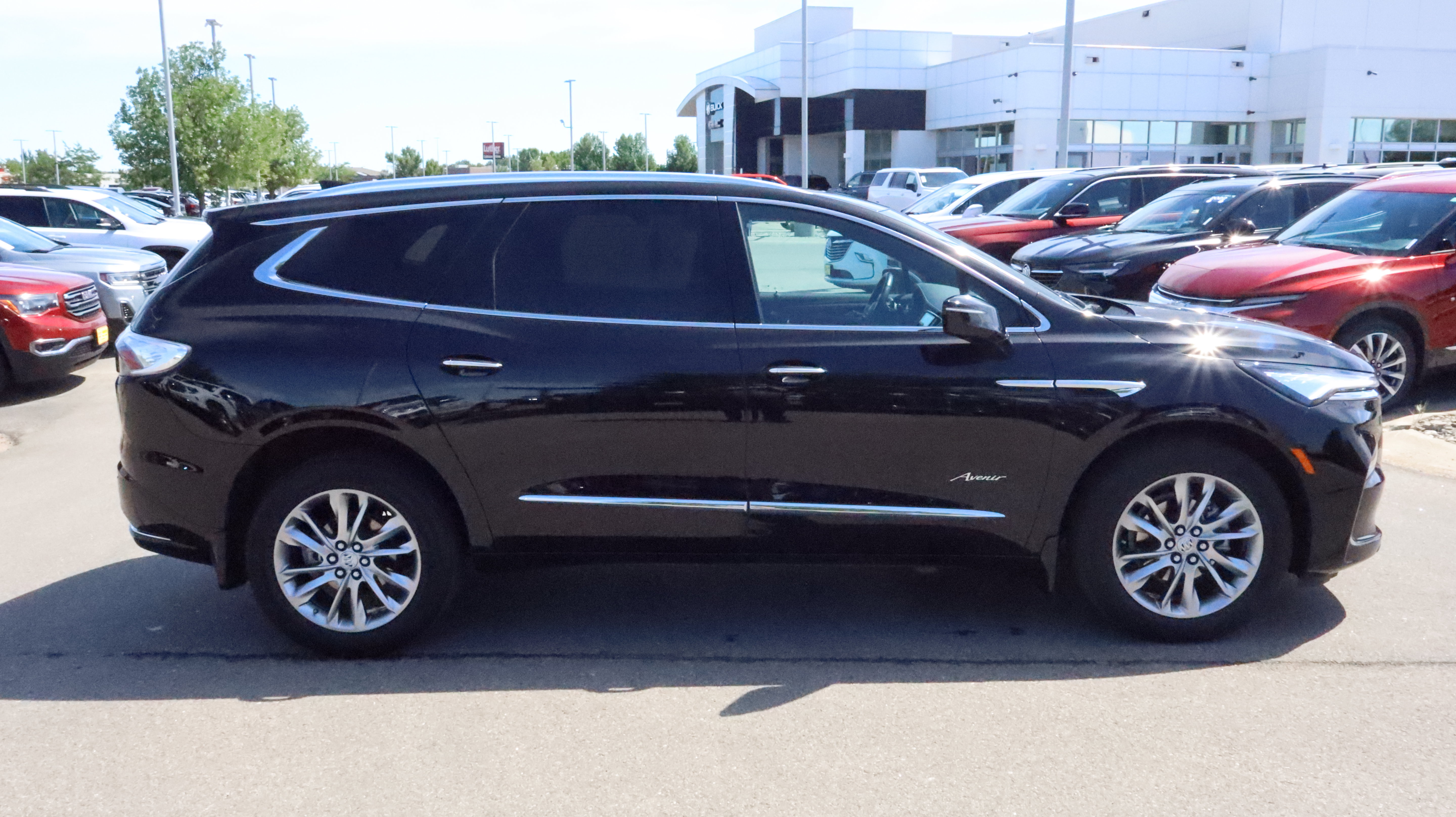 Certified 2024 Buick Enclave Avenir w/ Avenir Technology Package AWD/4WD image 8