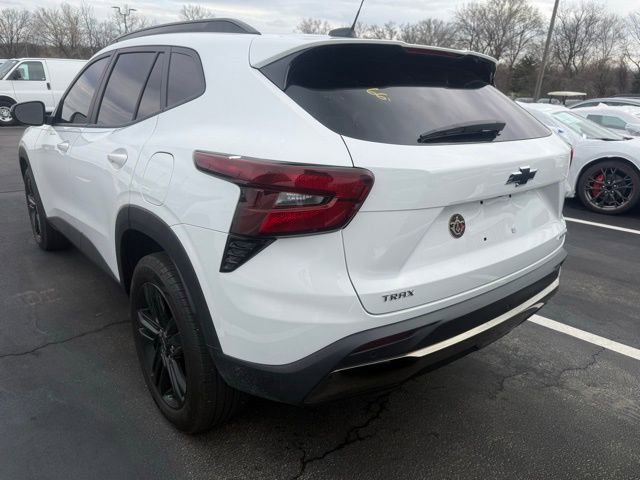 Used 2025 Chevrolet Trax ACTIV w/ Sunroof Package image 12
