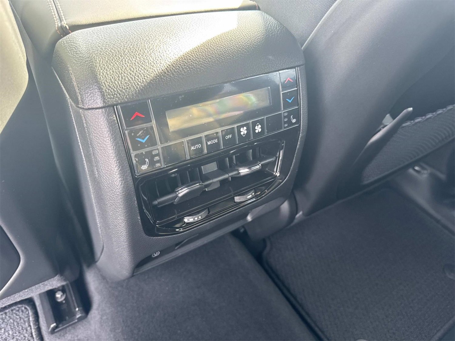 New 2025 Jeep Grand Cherokee Summit image 13