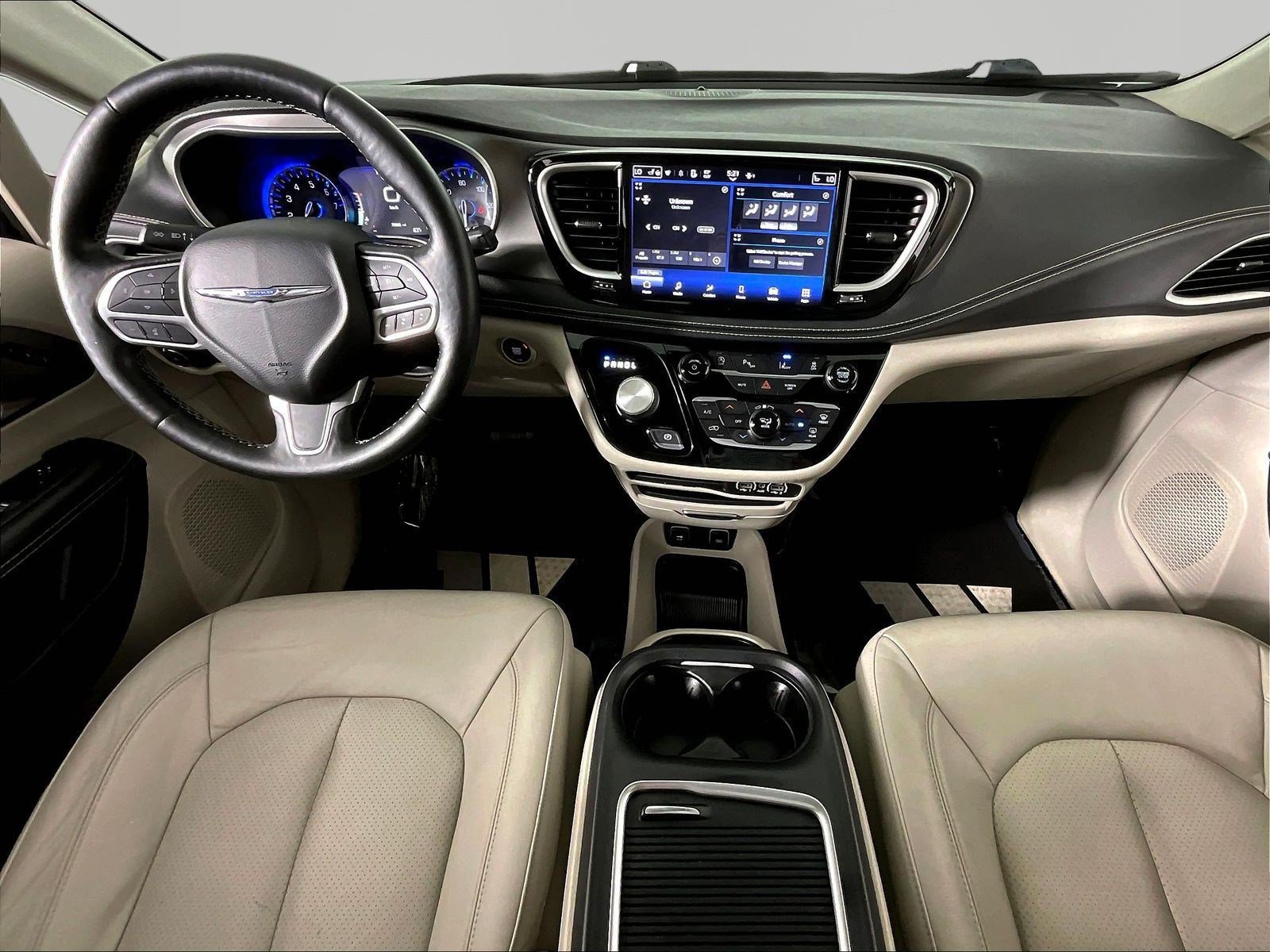 Used 2021 Chrysler Pacifica Touring-L FWD image 7