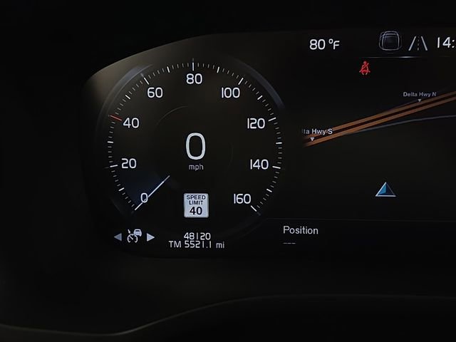 Used 2019 Volvo XC60 T5 Momentum w/ Multimedia Package image 12