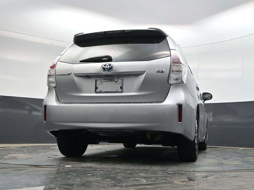 Used 2017 Toyota Prius V Two image 29