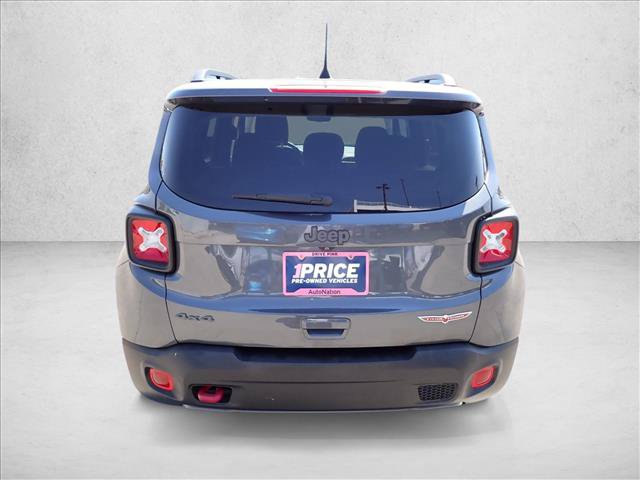 Used 2022 Jeep Renegade Trailhawk AWD/4WD image 3