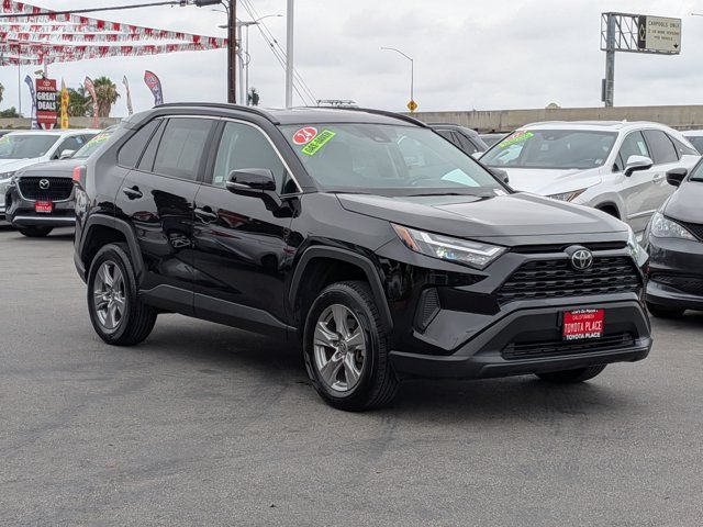 Used 2024 Toyota RAV4 XLE AWD/4WD image 3