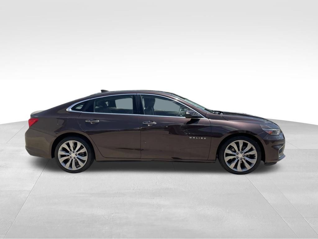Used 2016 Chevrolet Malibu Premier w/ Driver Confidence Package FWD image 4