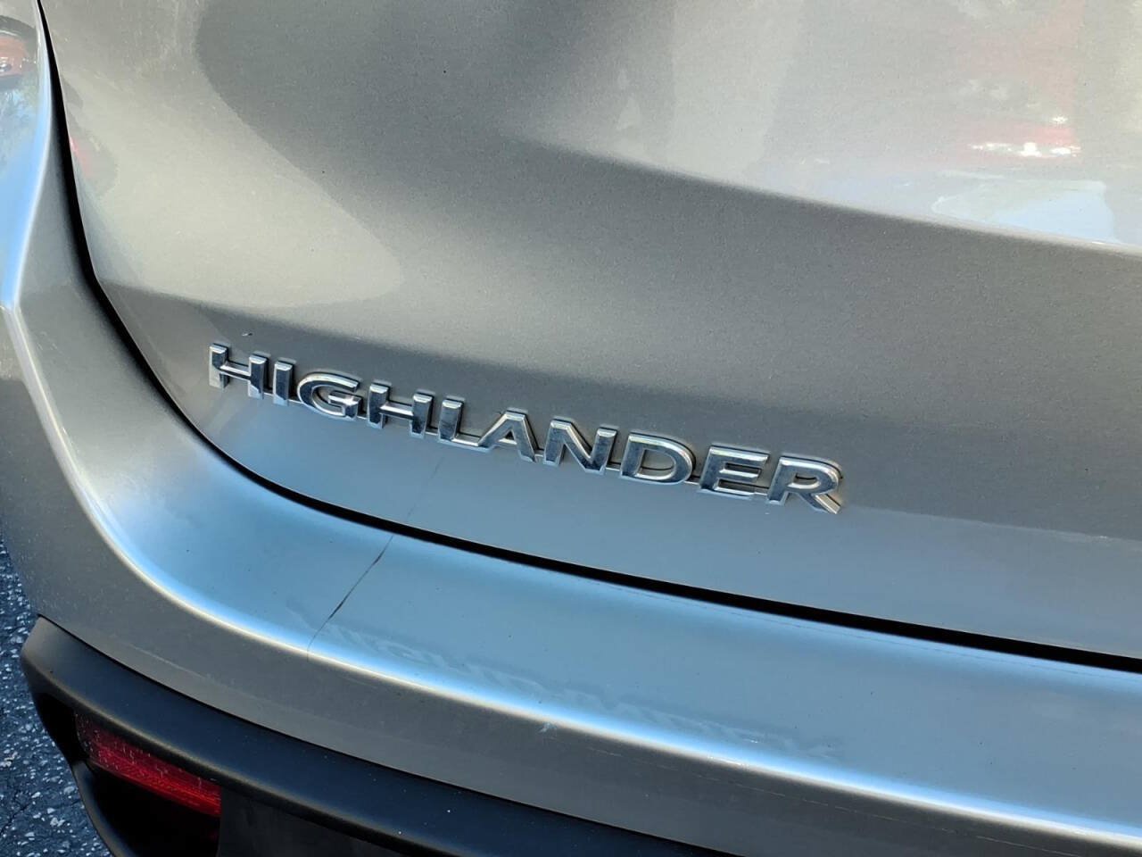 Used 2019 Toyota Highlander XLE FWD image 5