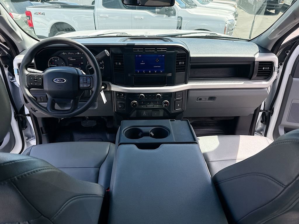 Used 2023 Ford F550 4x4 Crew Cab Super Duty image 20