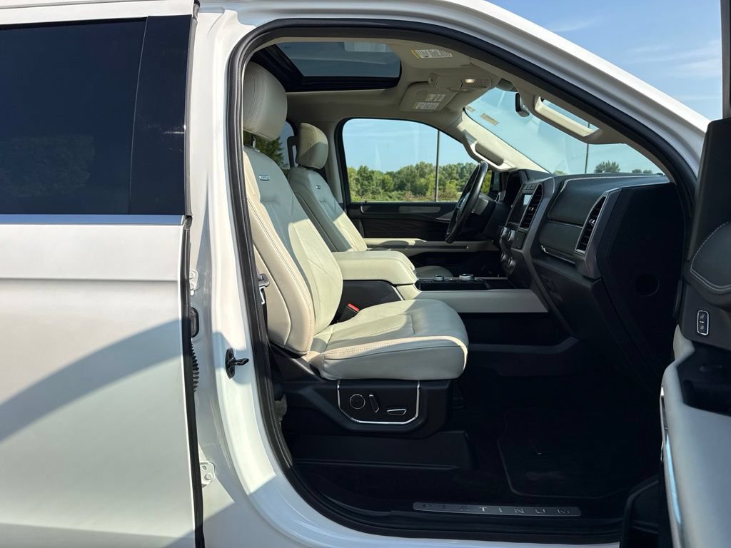 Used 2019 Ford Expedition Platinum AWD/4WD image 11
