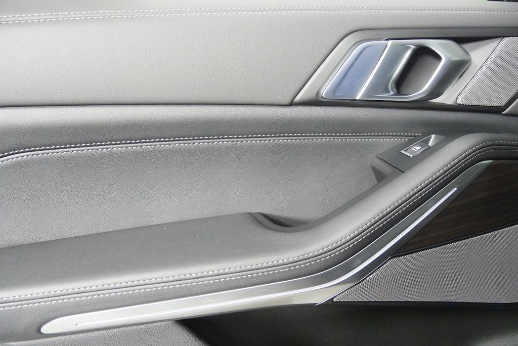 Used 2026 BMW X5 xDrive40i w/ M Sport Package image 13