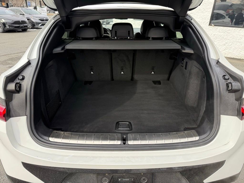 Used 2024 BMW X4 M40i w/ Premium Package image 5