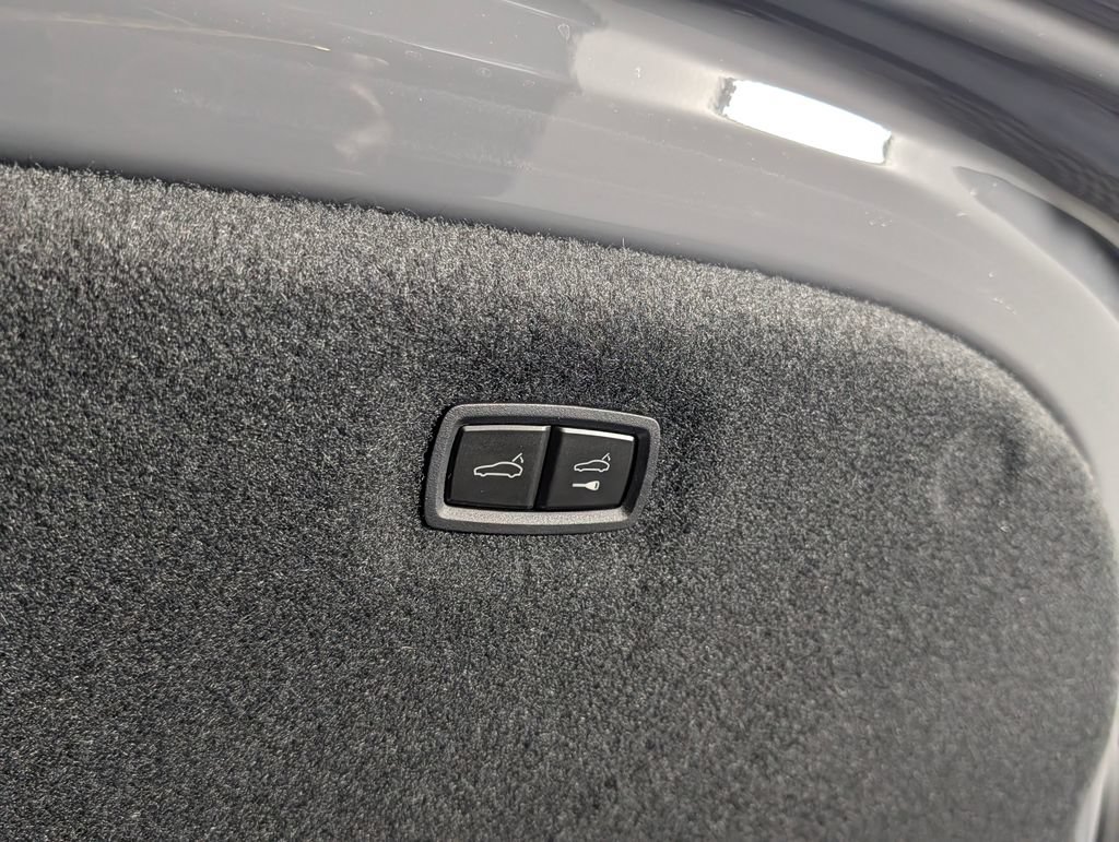 New 2026 Porsche Taycan 4S AWD/4WD image 19