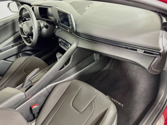 Certified 2025 Hyundai Elantra Sport FWD image 29