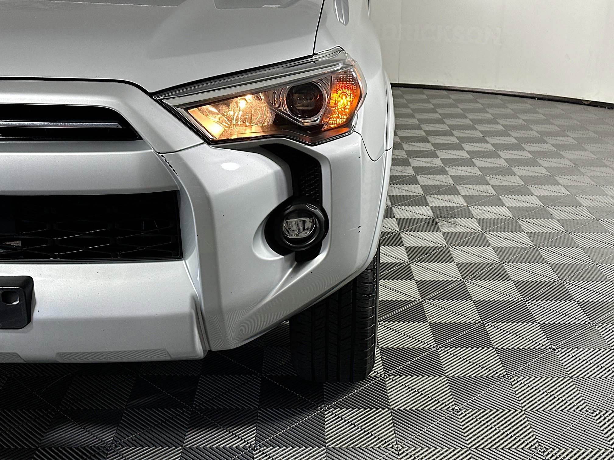 Used 2024 Toyota 4Runner SR5 AWD/4WD image 9