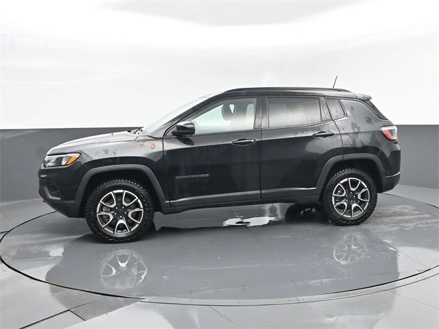 Used 2024 Jeep Compass Trailhawk image 5