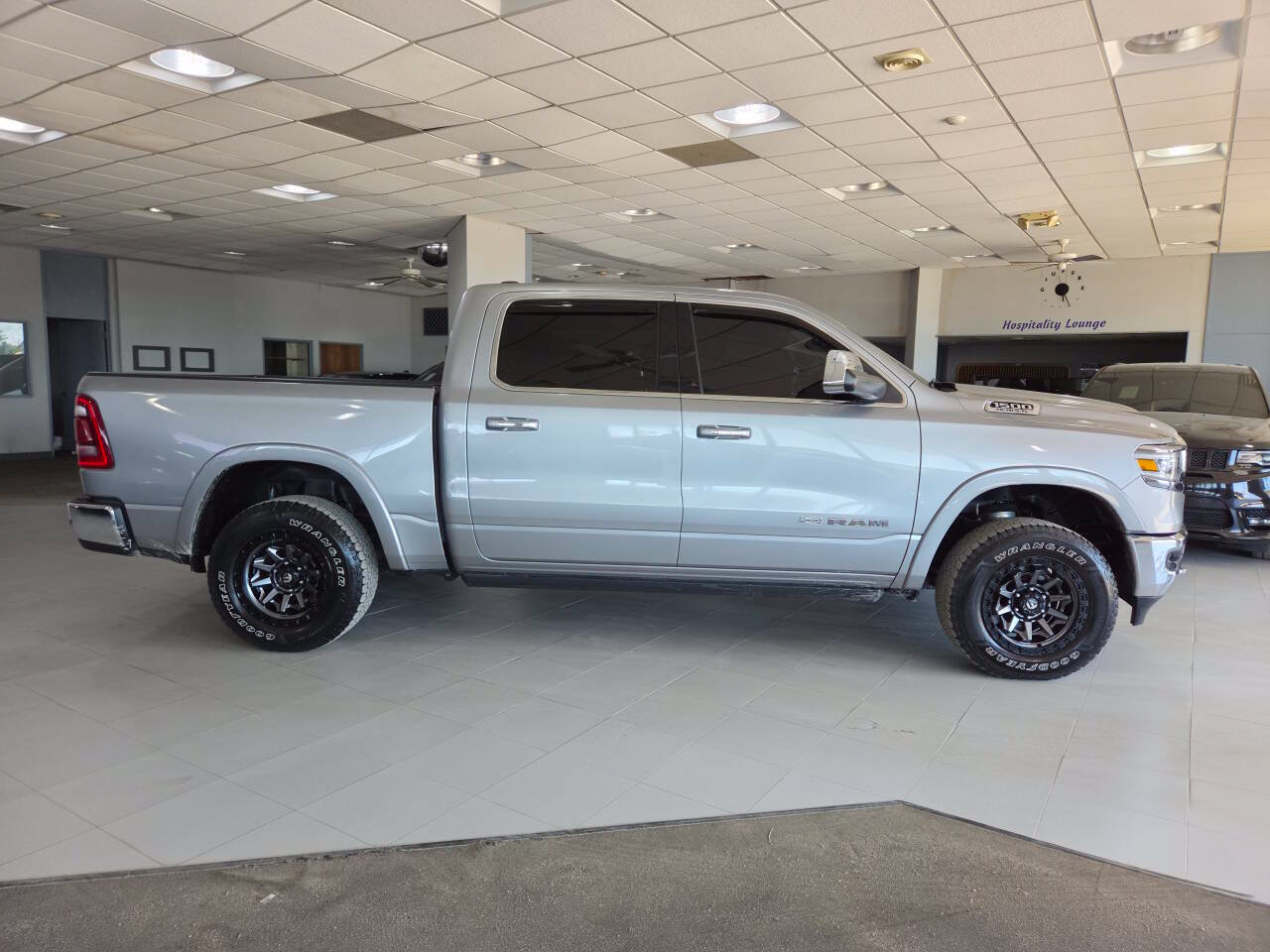 Used 2019 RAM 1500 Limited AWD/4WD image 9