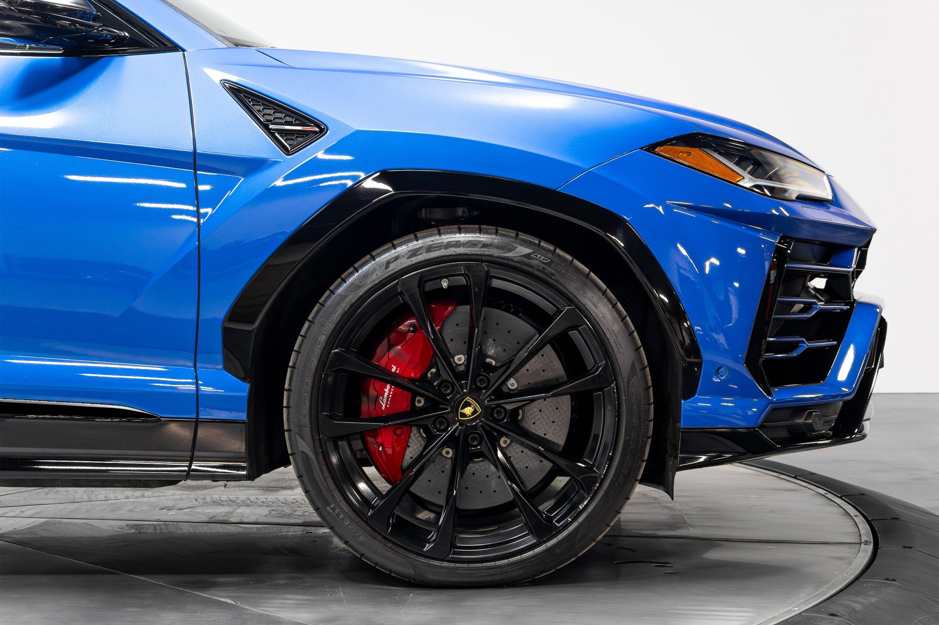 Used 2019 Lamborghini Urus image 18