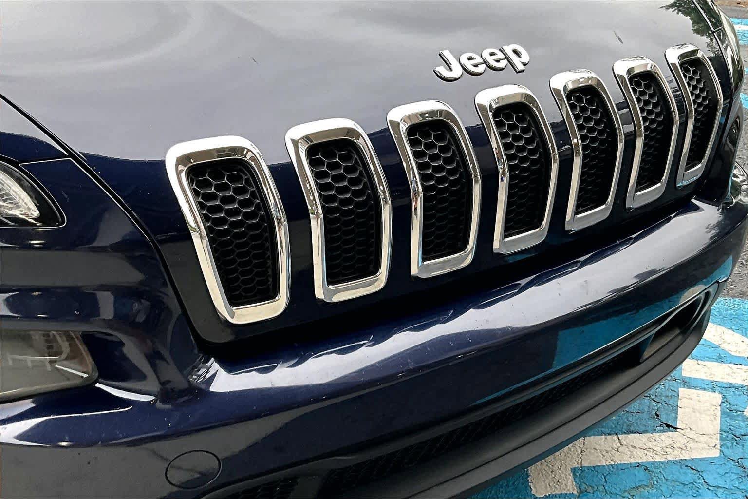 Used 2014 Jeep Cherokee Latitude w/ Cold Weather Group FWD image 30
