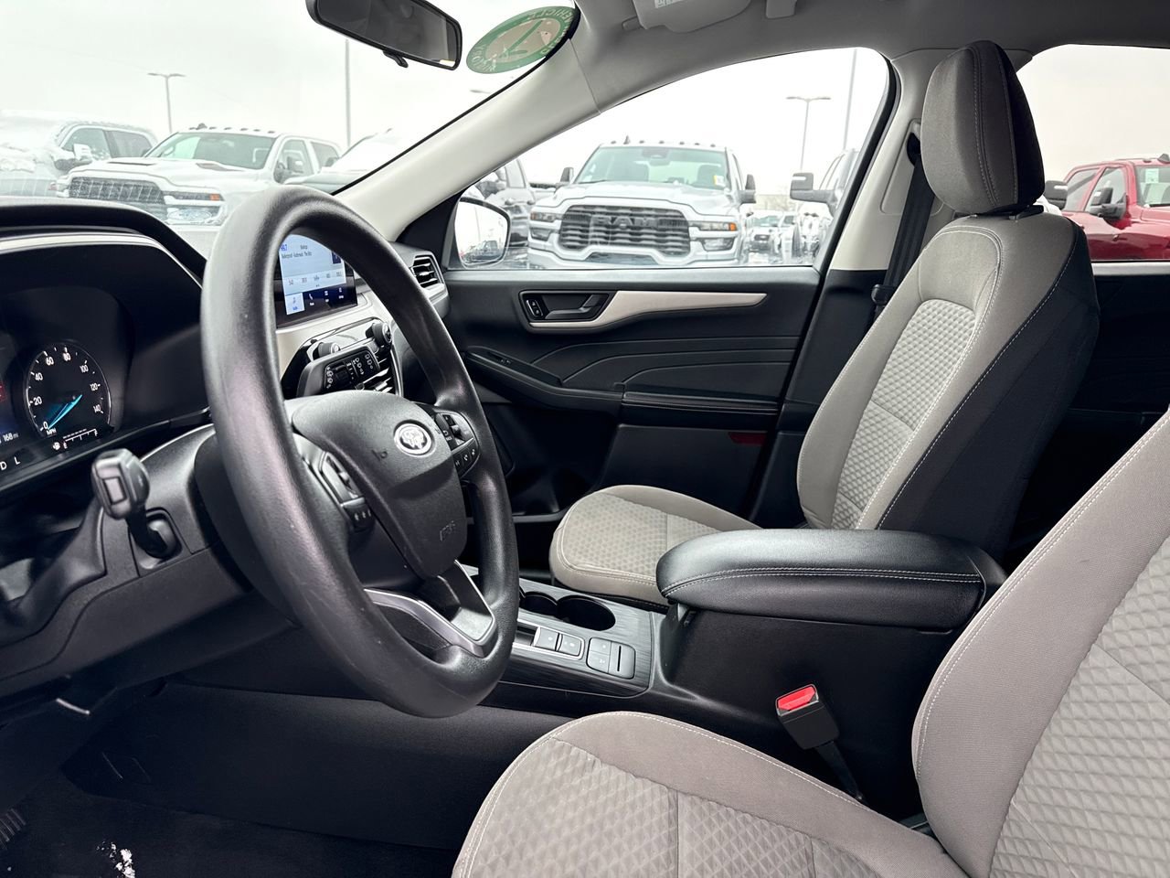 Used 2022 Ford Escape SE image 14