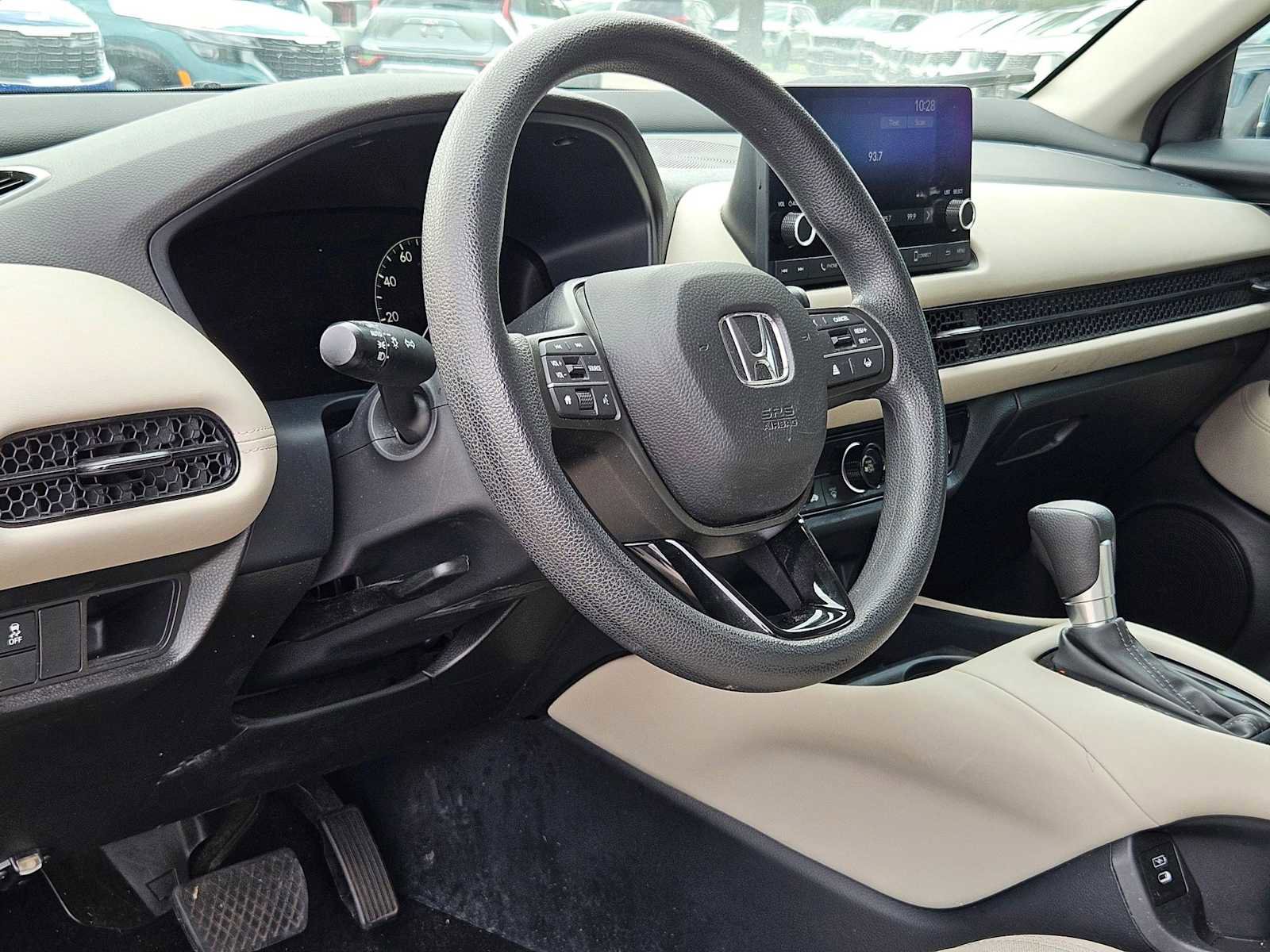 Used 2024 Honda HR-V LX image 2