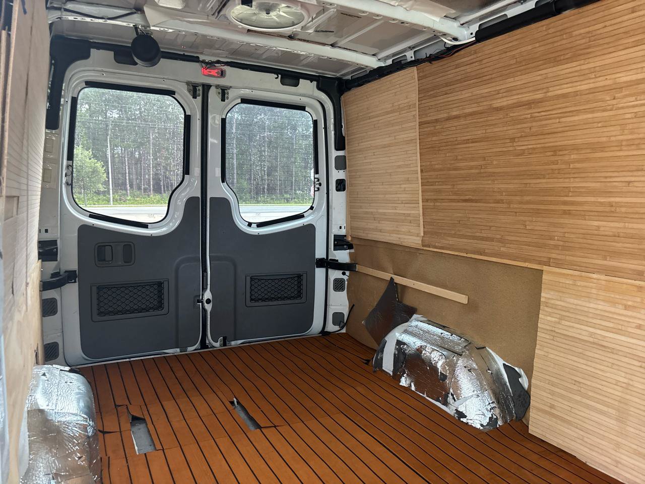 Used 2013 Mercedes-Benz Sprinter 2500 image 25