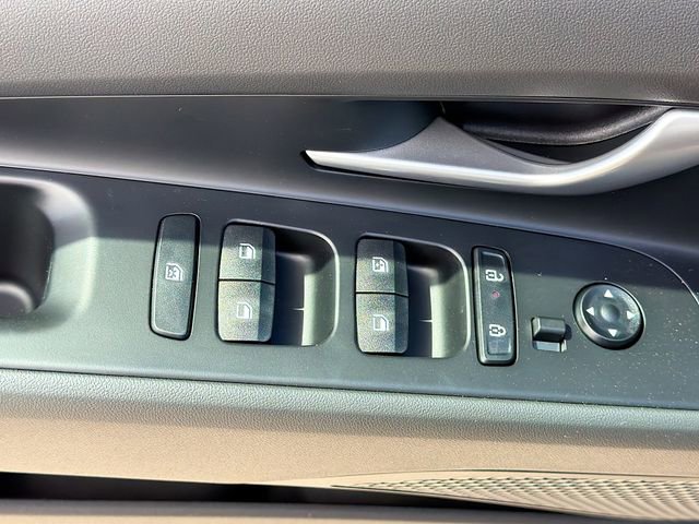 New 2026 Hyundai Elantra Limited image 18