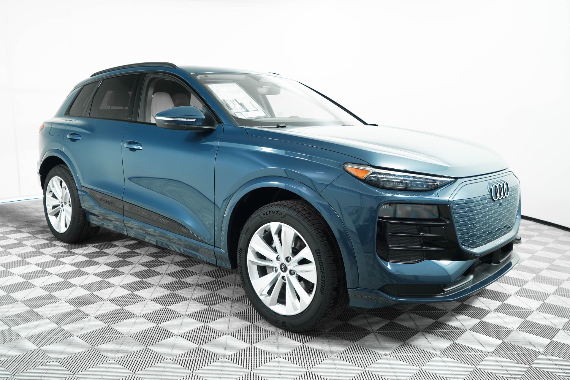 New 2025 Audi Q6 e-tron Premium Plus