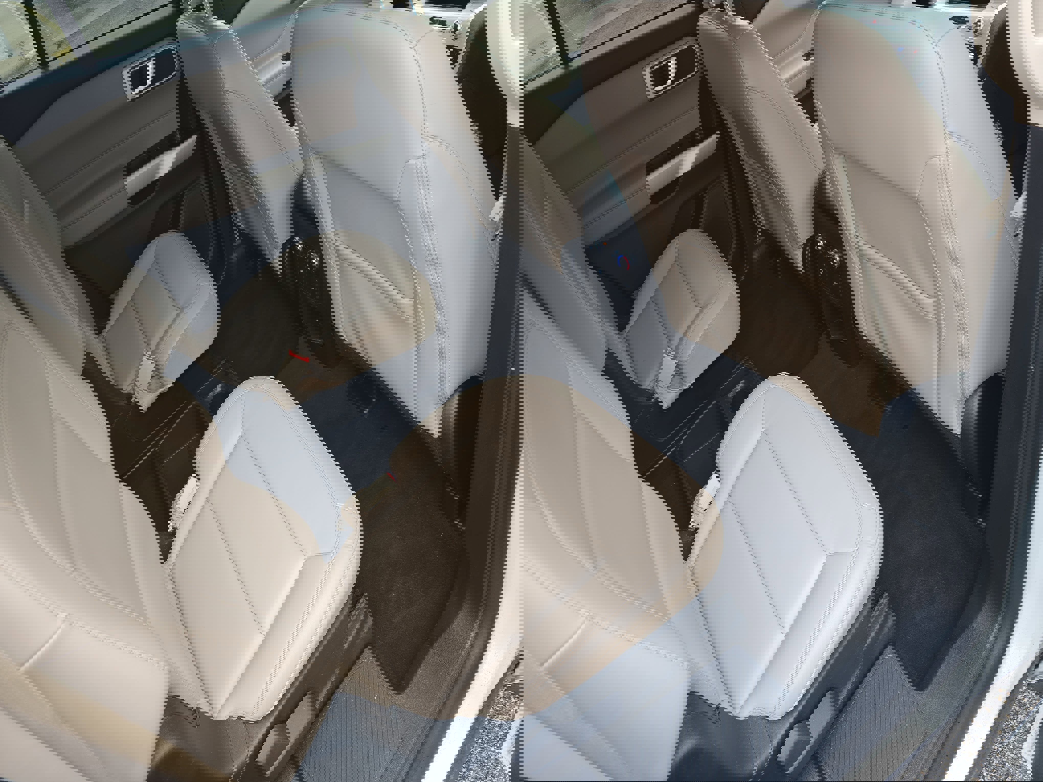 Used 2021 Ford Explorer XLT w/ Equipment Group 202A image 12