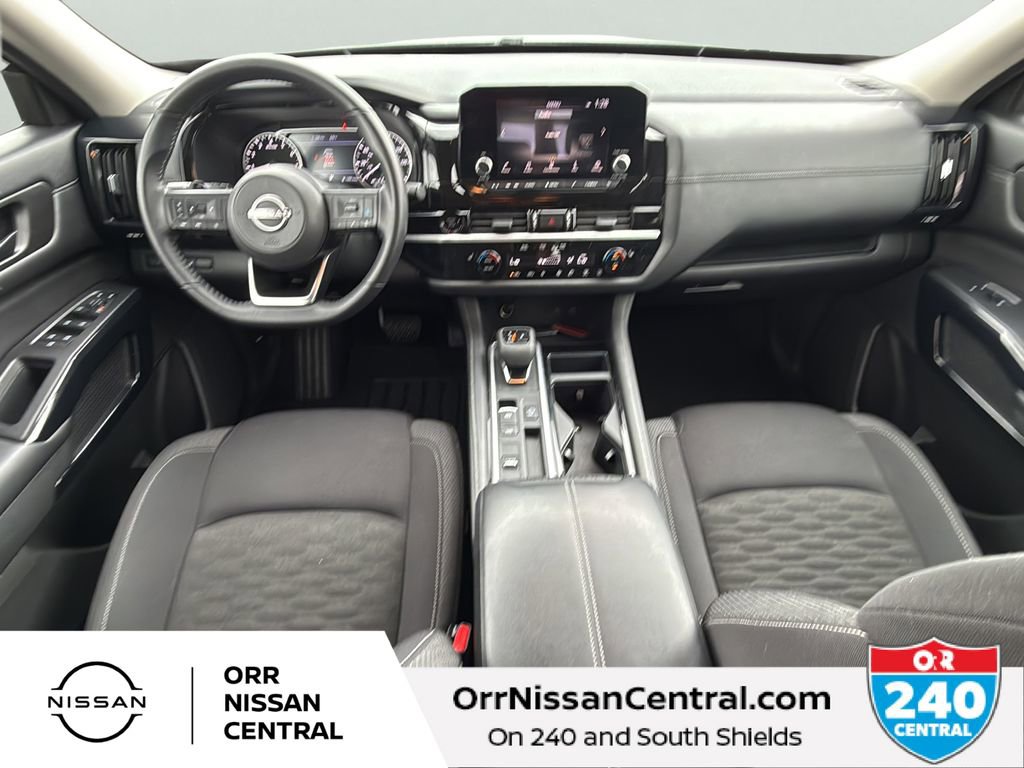 Used 2025 Nissan Pathfinder SV image 19
