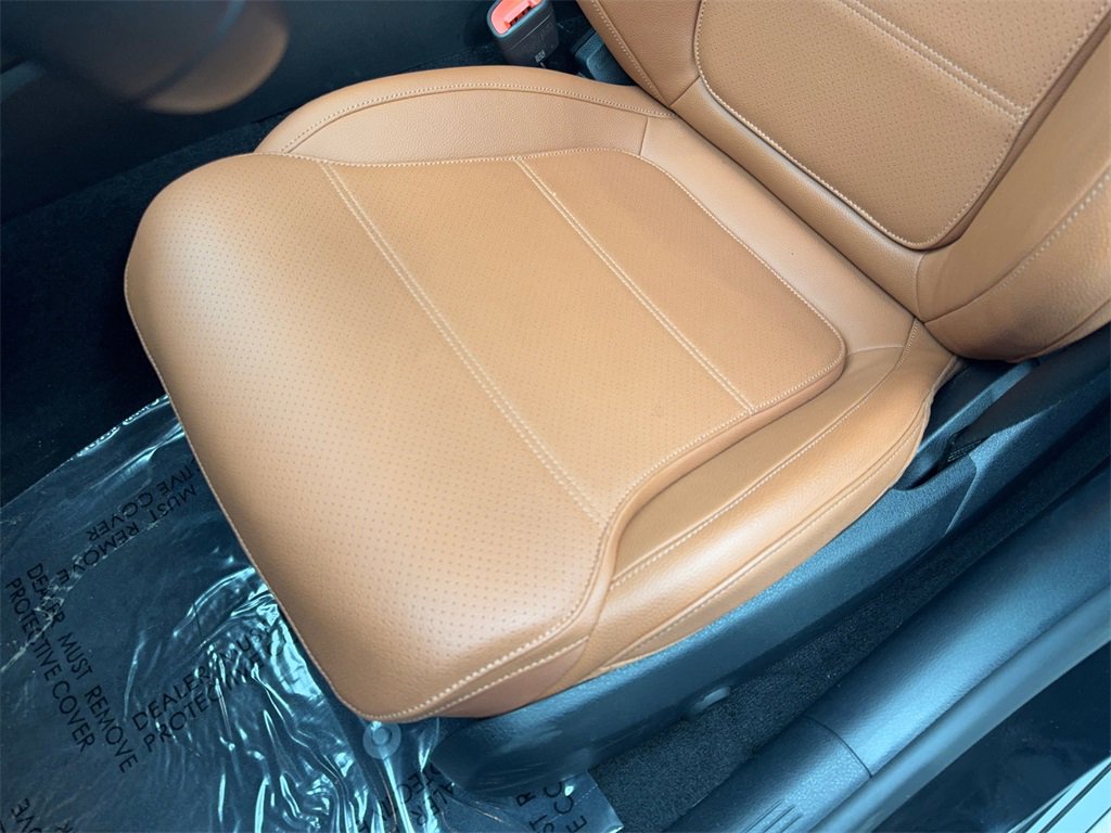 Used 2025 Mercedes-Benz C 300 Sedan image 27