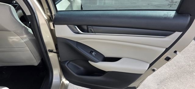 Used 2020 Honda Accord EX image 12