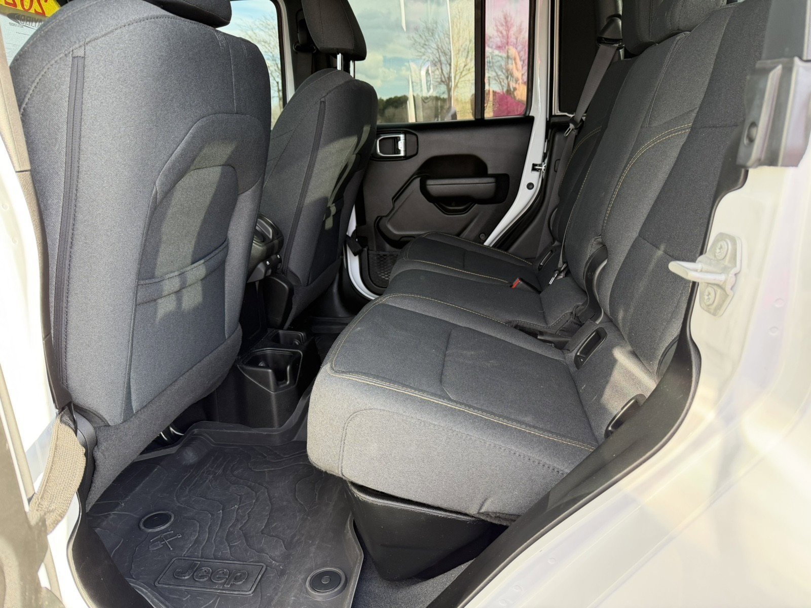 Used 2024 Jeep Gladiator Sport image 14