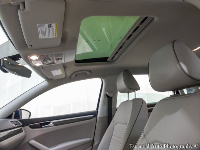 Used 2018 Volkswagen Passat 2.0T SE image 12