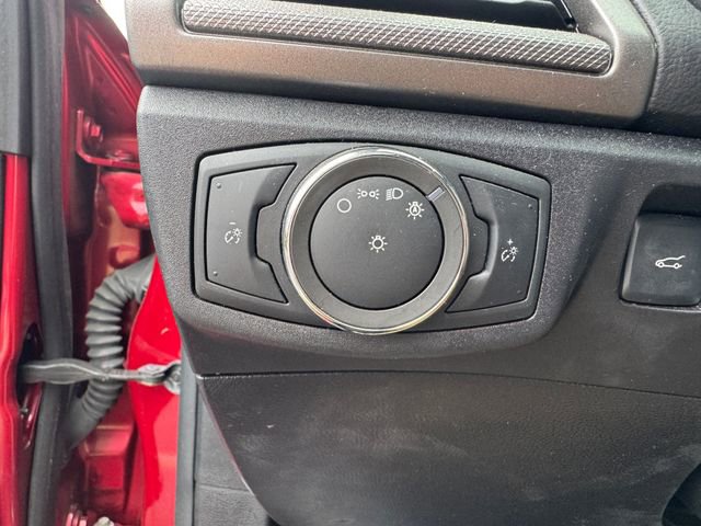 Used 2020 Ford Fusion SE image 25