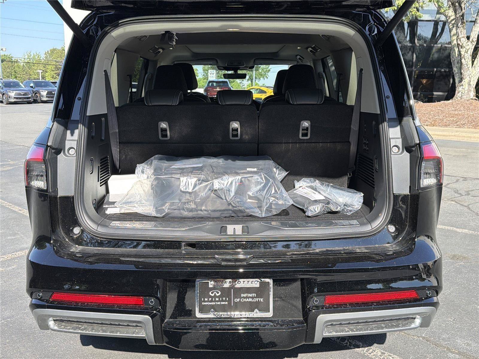 New 2026 INFINITI QX80 Luxe w/ Cargo Package AWD/4WD image 28