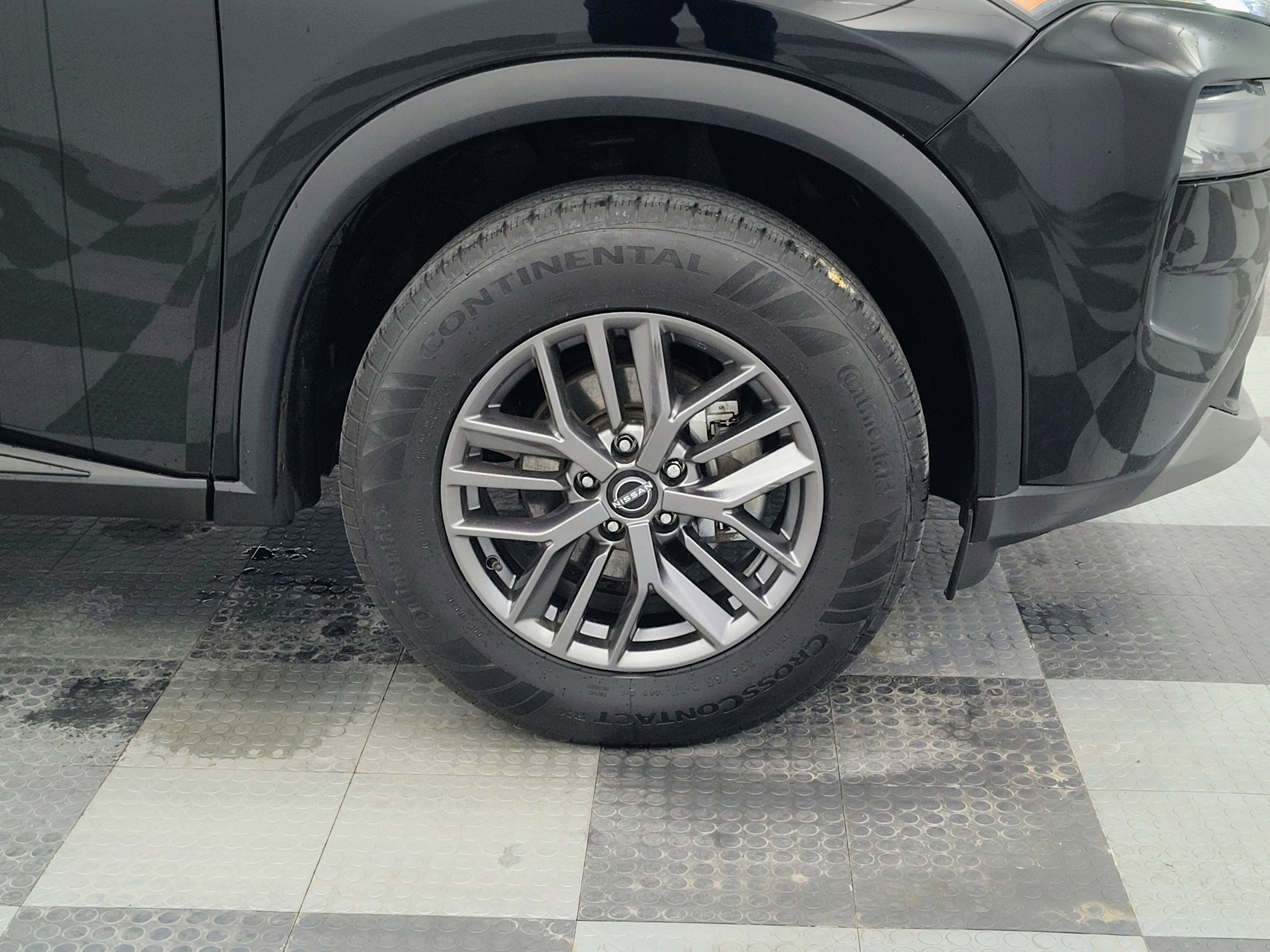 Used 2022 Nissan Rogue S image 11