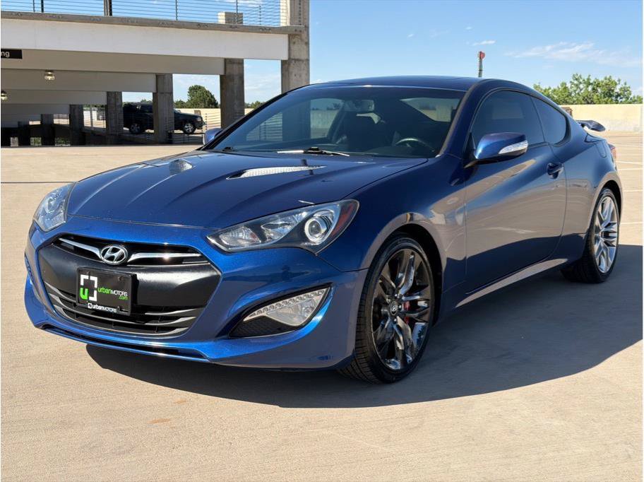 Used 2015 Hyundai Genesis 3.8 RWD image 3