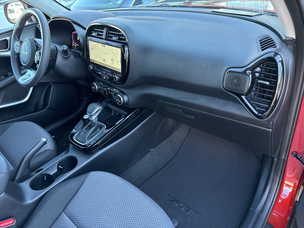Used 2025 Kia Soul S image 22