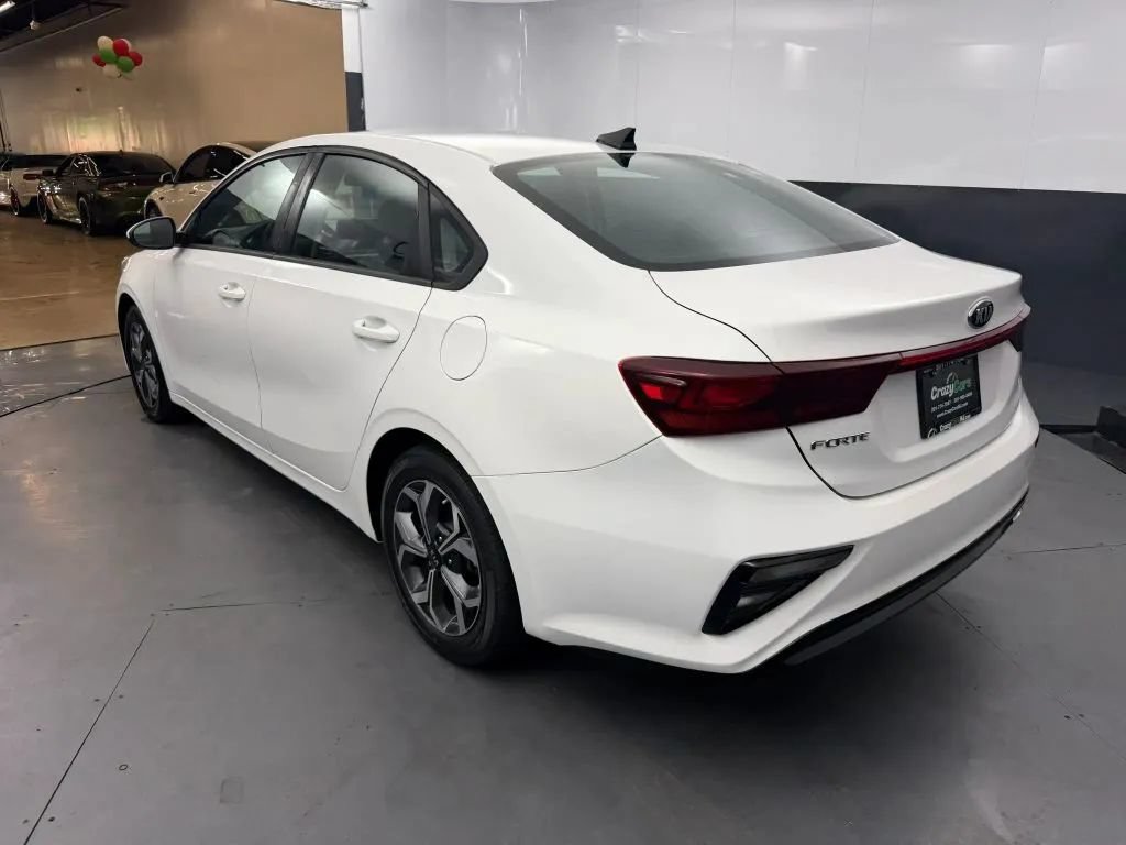 Used 2019 Kia Forte LXS FWD image 3