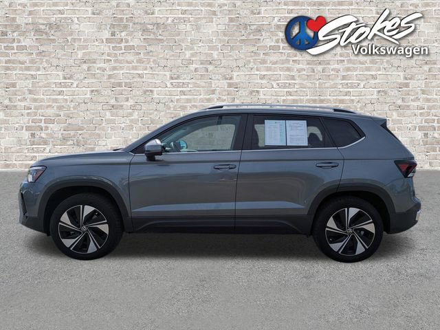 Certified 2025 Volkswagen Taos SE AWD/4WD image 7