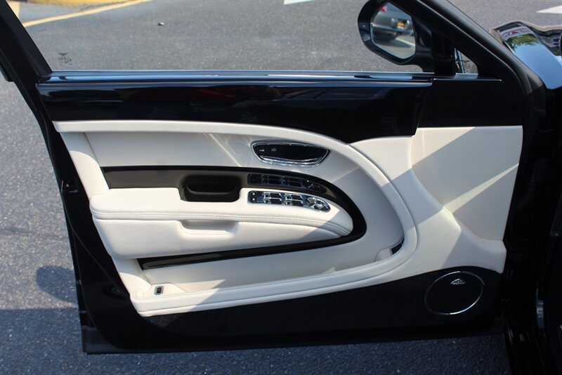 Used 2013 Bentley Mulsanne RWD image 34