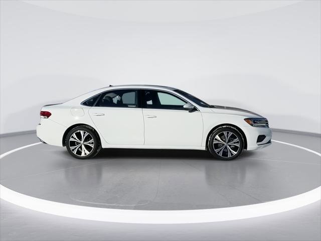 Certified 2022 Volkswagen Passat 2.0T SE image 9