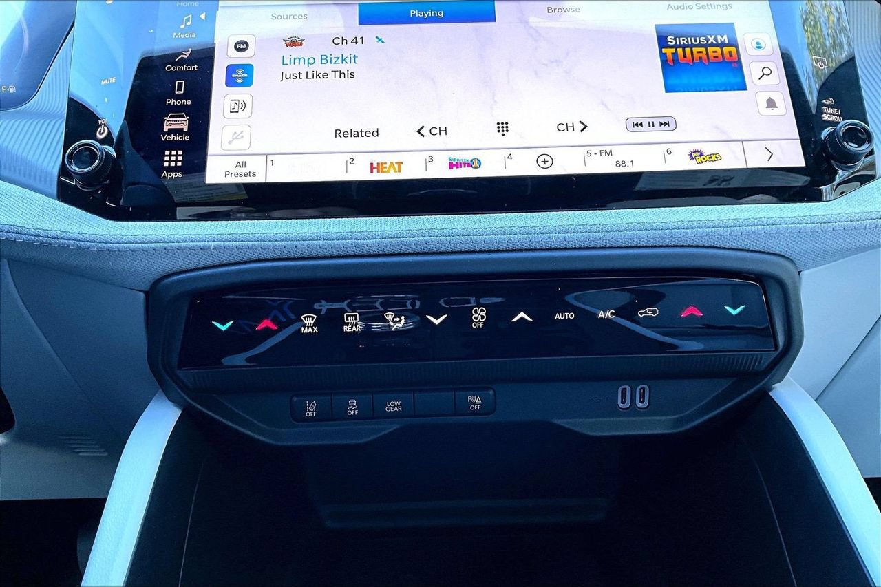 New 2026 Jeep Cherokee Laredo AWD/4WD image 14