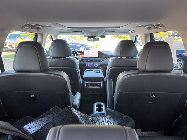 Used 2025 INFINITI QX80 Sensory AWD/4WD image 11