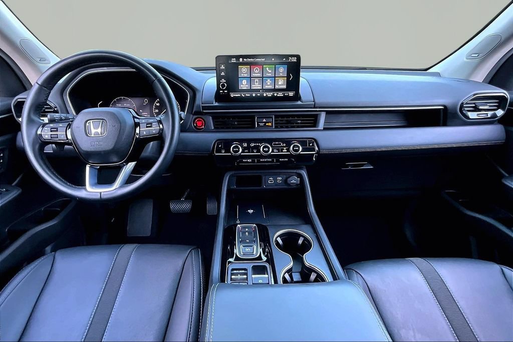Certified 2025 Honda Pilot Touring image 7